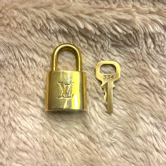 Louis Vuitton Accessories - LOUIS VUITTON Lock and Key #334